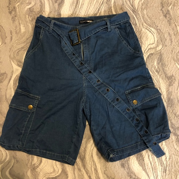 Fashion nova shorts - Picture 1 of 3